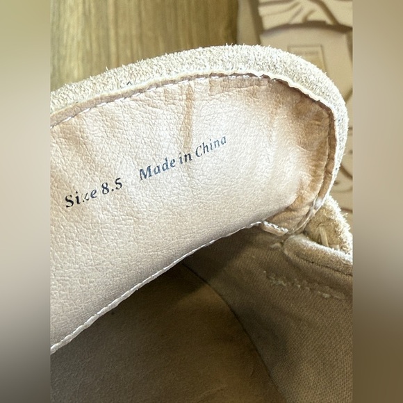 Dolce Vita Women's Elias Lug Sole Tailored Loafer Flats Dune Suede Size 8.5 LNC - Picture 3 of 7